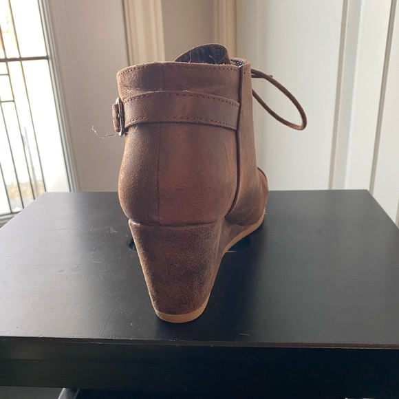 Cheri lace up wedge - Maurice’s - size 6 - Picture 8 of 16